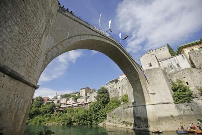 Održani 454. Tradicionalni Skokovi Sa Starog Mosta U Mostaru