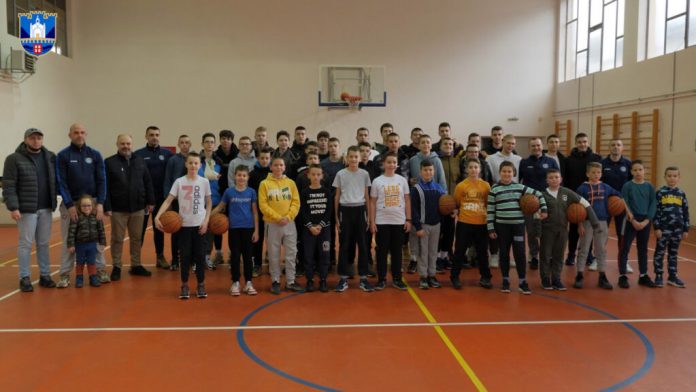 Вишеград - Ђуревић уручио спортску